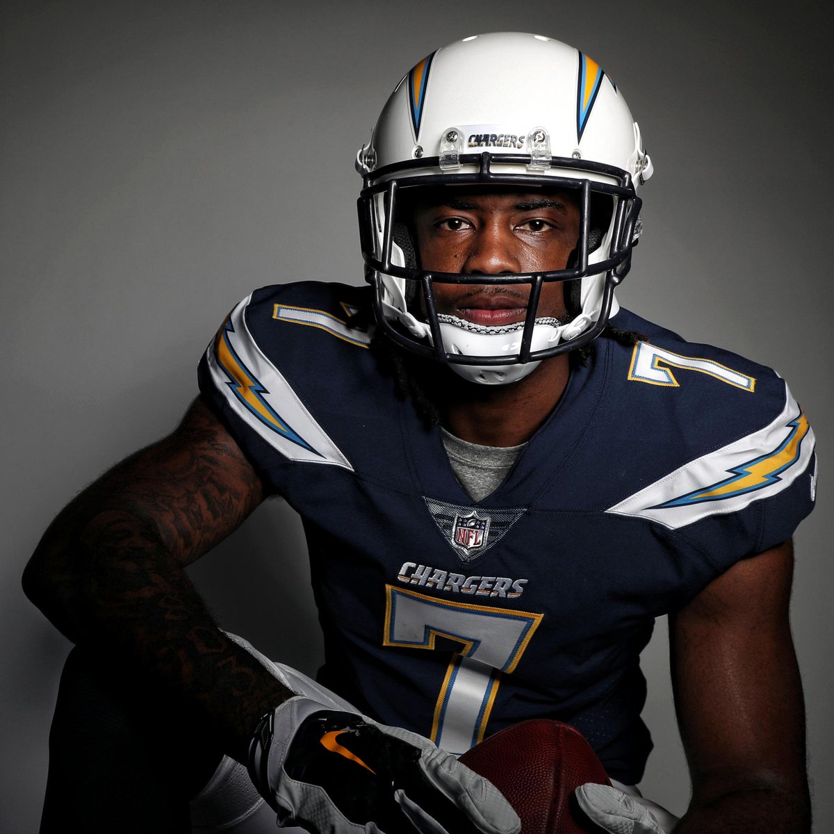 chargers navy blue uniforms
