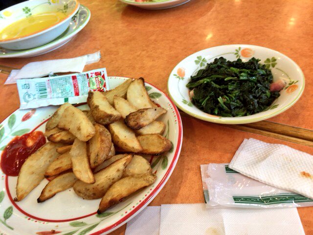ExOr6g's tweet photo. 友達とランチ✨
スタバもいった！
#久しぶり
#スタバ https://t.co/6MwXdxhfVs