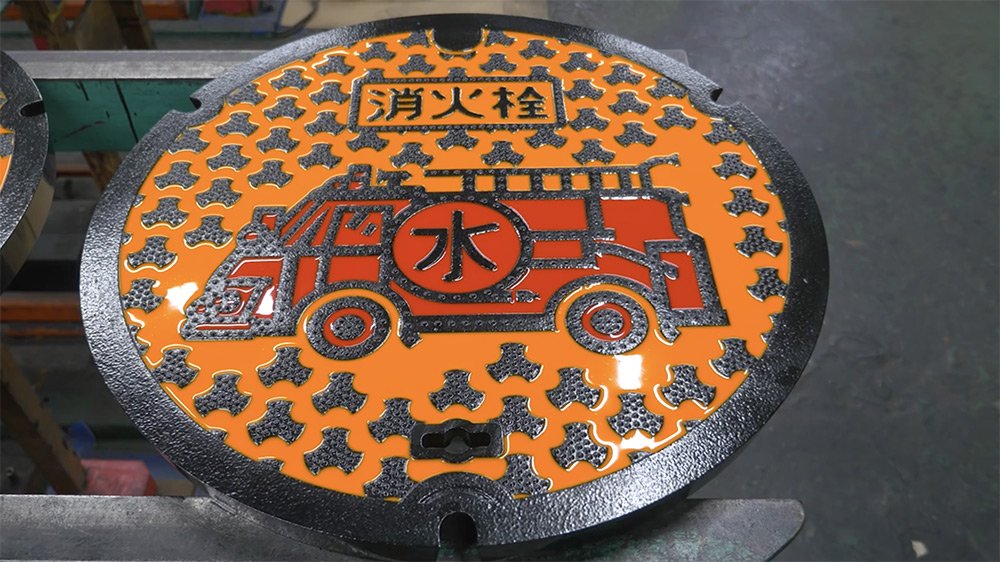 Adobe's tweet image. Don't walk with your head down, except in Japan where creative manhole covers prove beauty can be found anywhere!
bit.ly/2r52d3n