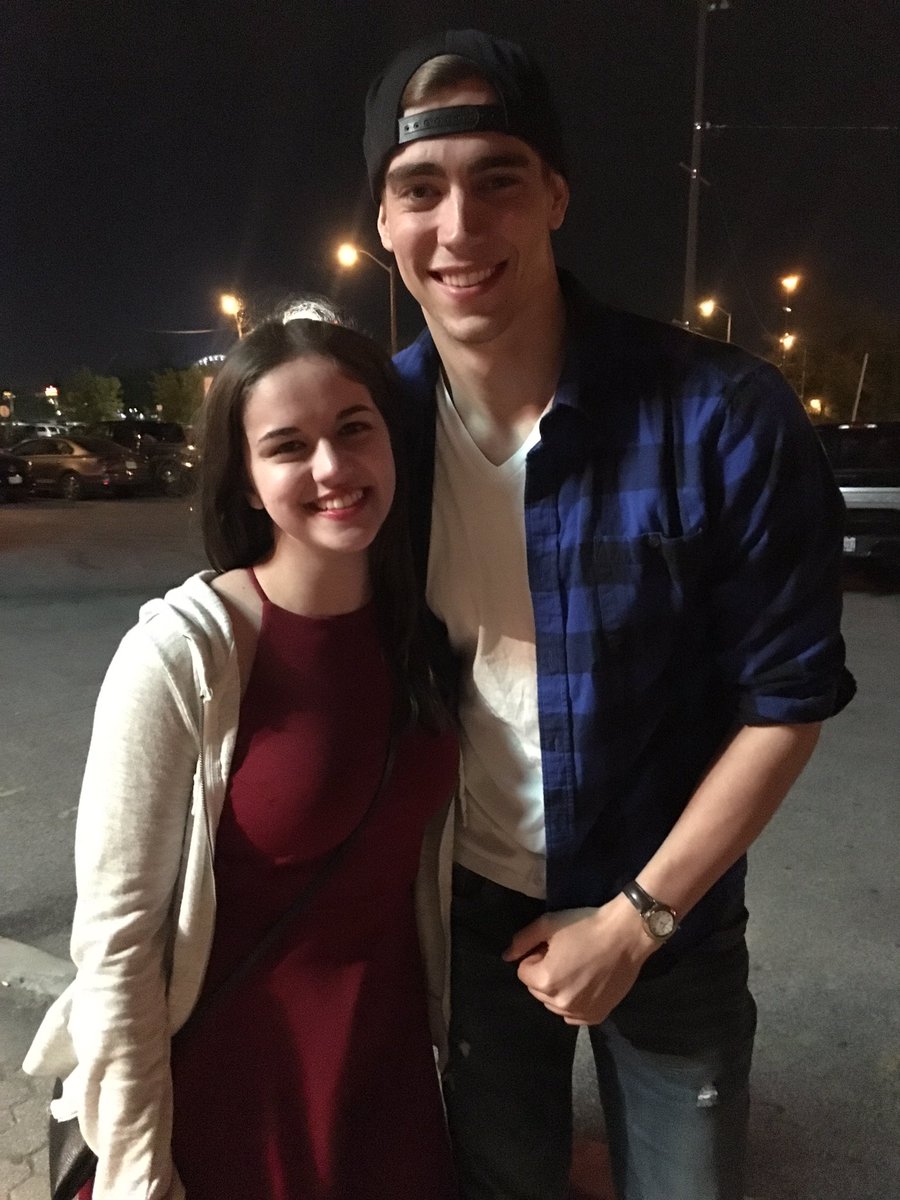 RoseFraracci13's tweet photo. Pretty successful day meeting my #BBCAN faves... https://t.co/AHIQNpgWl9