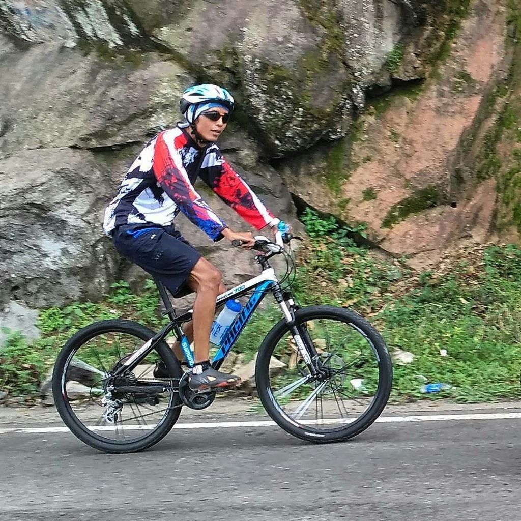 PacificMTB's tweet photo. Credit to @fadli_photo : Touring Bangkinang -Payakumbuh
Bidikan Om @bruden_syah  ini memang joss...😃😃😃
#pacificbik… https://t.co/m8XS0K7NEe https://t.co/8LY0N0Uh7C