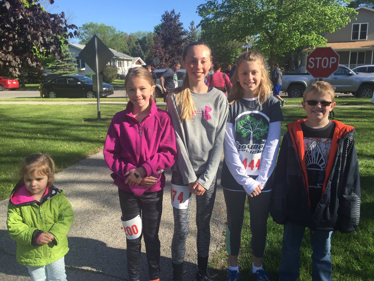 3Ylearned's tweet photo. @MarathonKids we showed up to the croswell Parks and Path 5k and put in some miles on this beautiful Saturday morning! #werun https://t.co/RMfW1c5TLt
