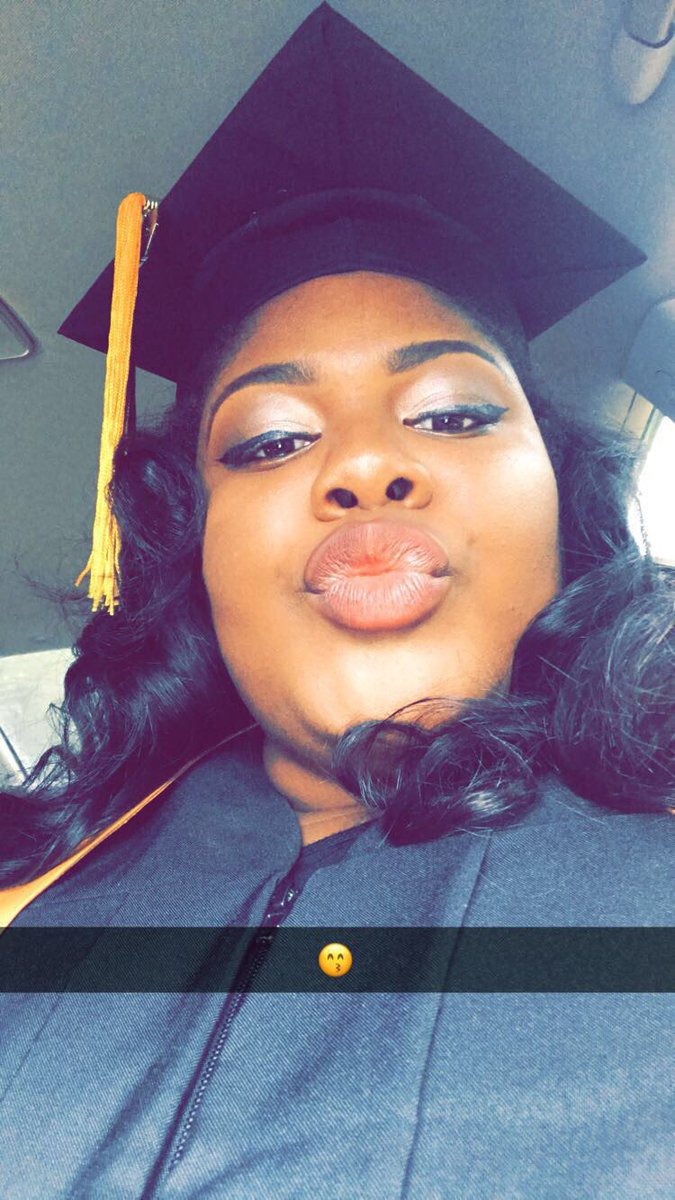 ashlynn_martin's tweet photo. Graduated #13 with honors with a 3.59 GPA 🎓🙌🏾 Next I will be futhering my education at JSU 🐯💙 #JSU21  @jsu2021 @JacksonStateU https://t.co/jzMkUHZwDY