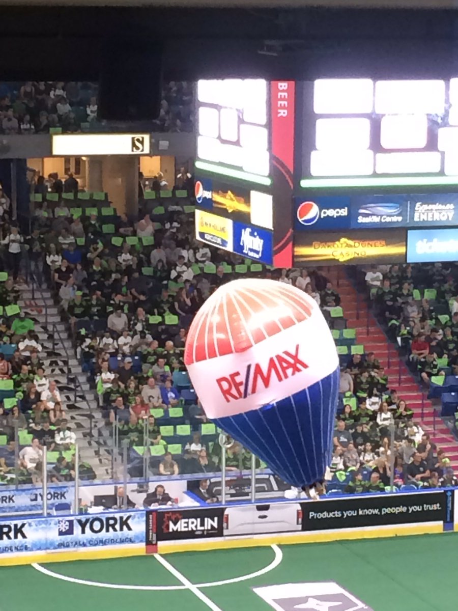 AChomysh's tweet photo. #RemaxRush #DefendtheCup Go rush go!!! ππ https://t.co/5hhinjIRke