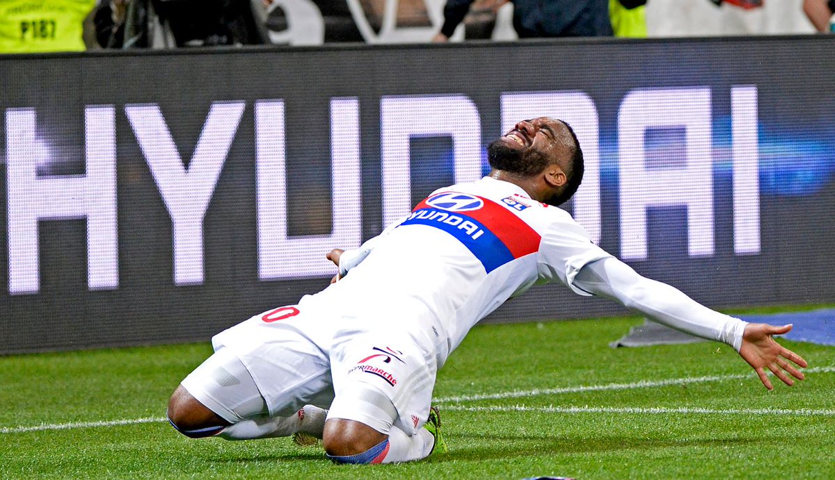 OL's tweet photo. #Légende 💯 https://t.co/ARj51WRWwU