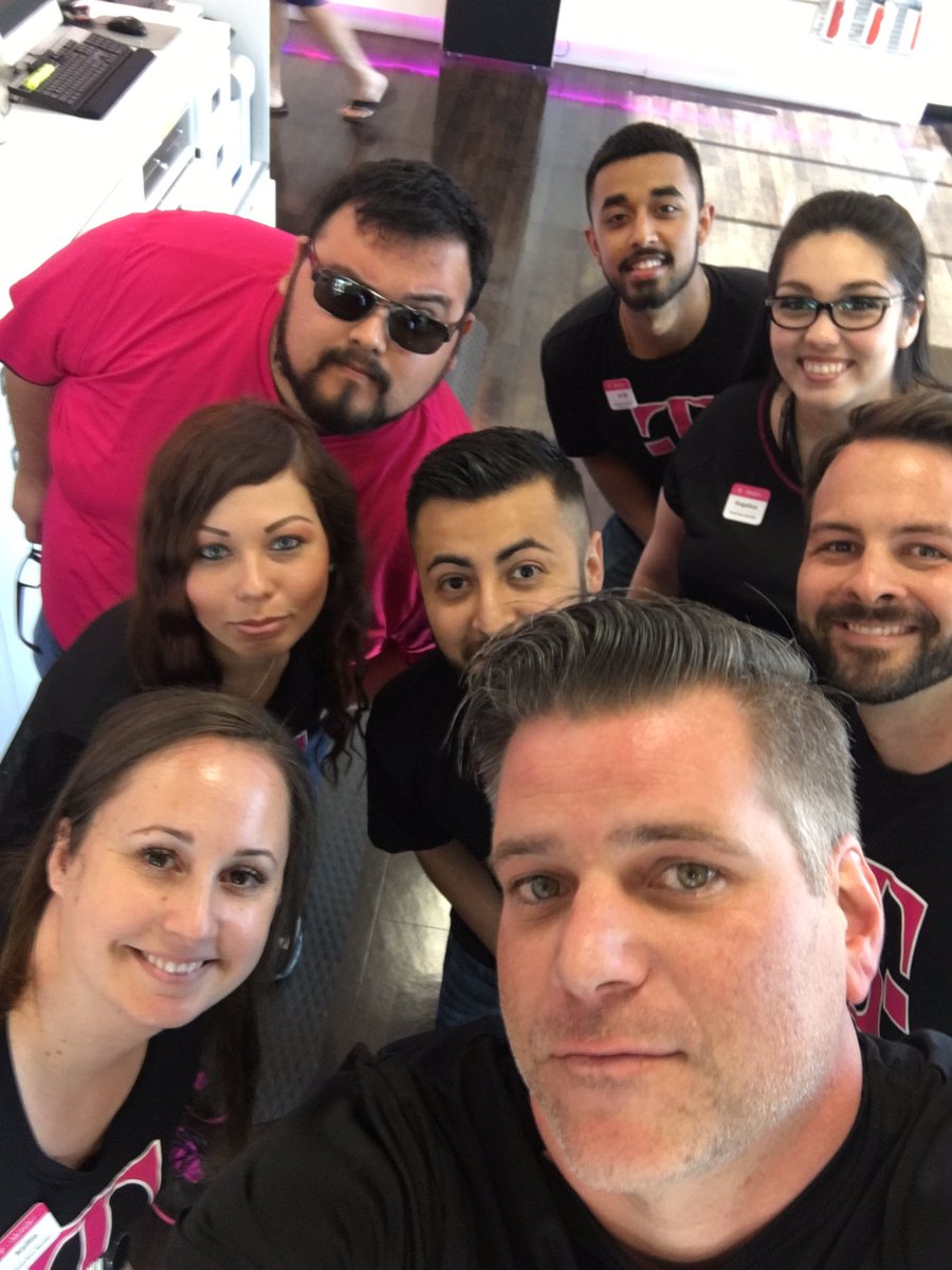 kellieablack's tweet photo. Had a great store Visit with Team Blackstone & Abby! #digits #retailValet @Travjustice12 @mattquintero88 @MRMoreno28 @RobScottDM https://t.co/CJCWiZ1ZPd