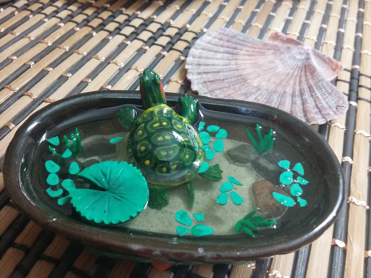ZilFoxil's tweet photo. #turtle pond finished!
#polymerclay #redearedturtle #resin #crafts #zil-foxxxil #sculpey #handmade https://t.co/ipIaM00vHw