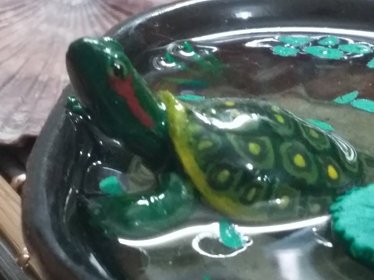 ZilFoxil's tweet photo. #turtle pond finished!
#polymerclay #redearedturtle #resin #crafts #zil-foxxxil #sculpey #handmade https://t.co/ipIaM00vHw