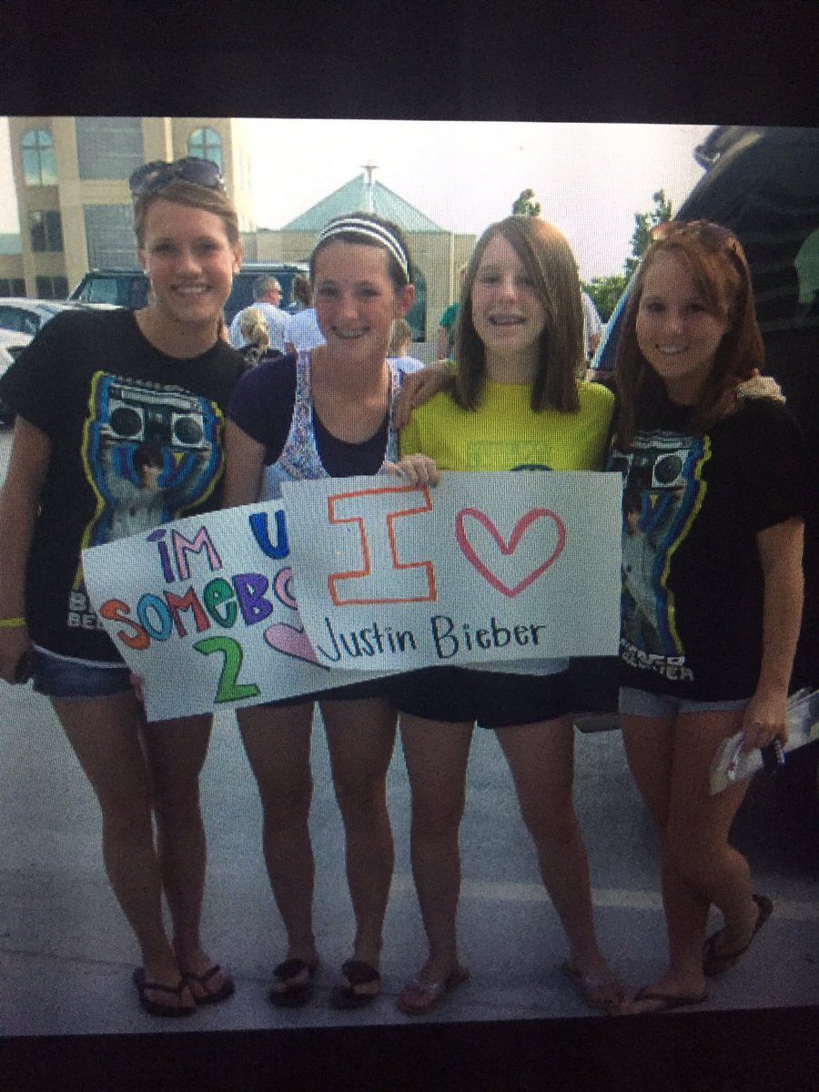 Steph__Gon's tweet photo. Middle schoolers today looking 23 while when I was in middle school I was wearing a peer mediation shirt to a Justin Bieber concert https://t.co/vDXjw1jTVP