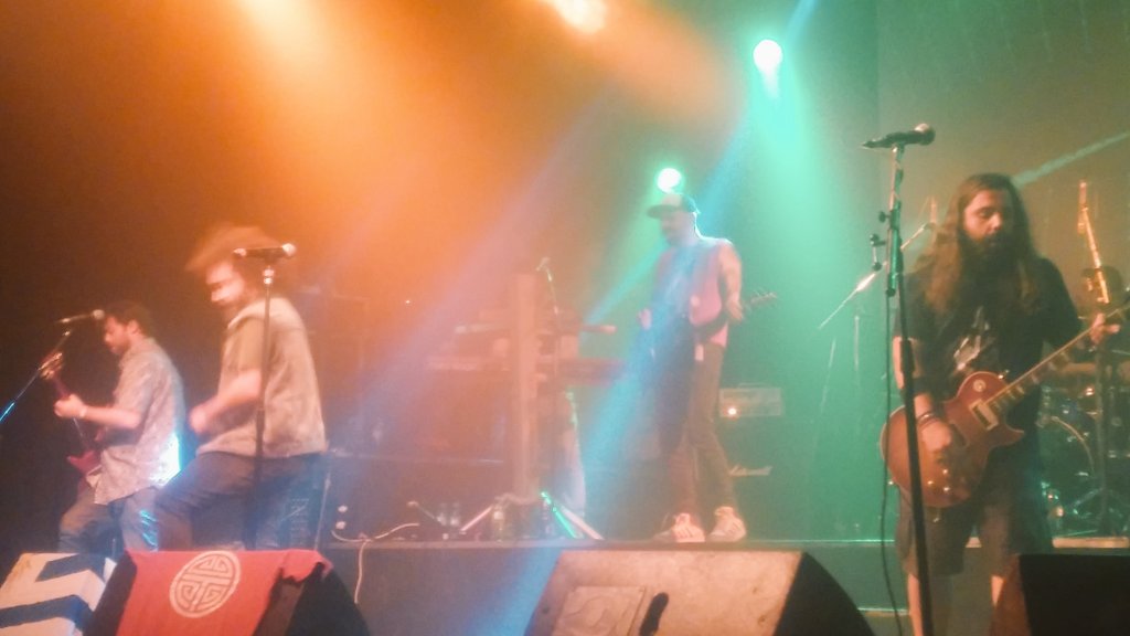 Ahora. @OnceTirosComUy presentando #Bunker en <a href="/NicetoClub/">Niceto Club</a>