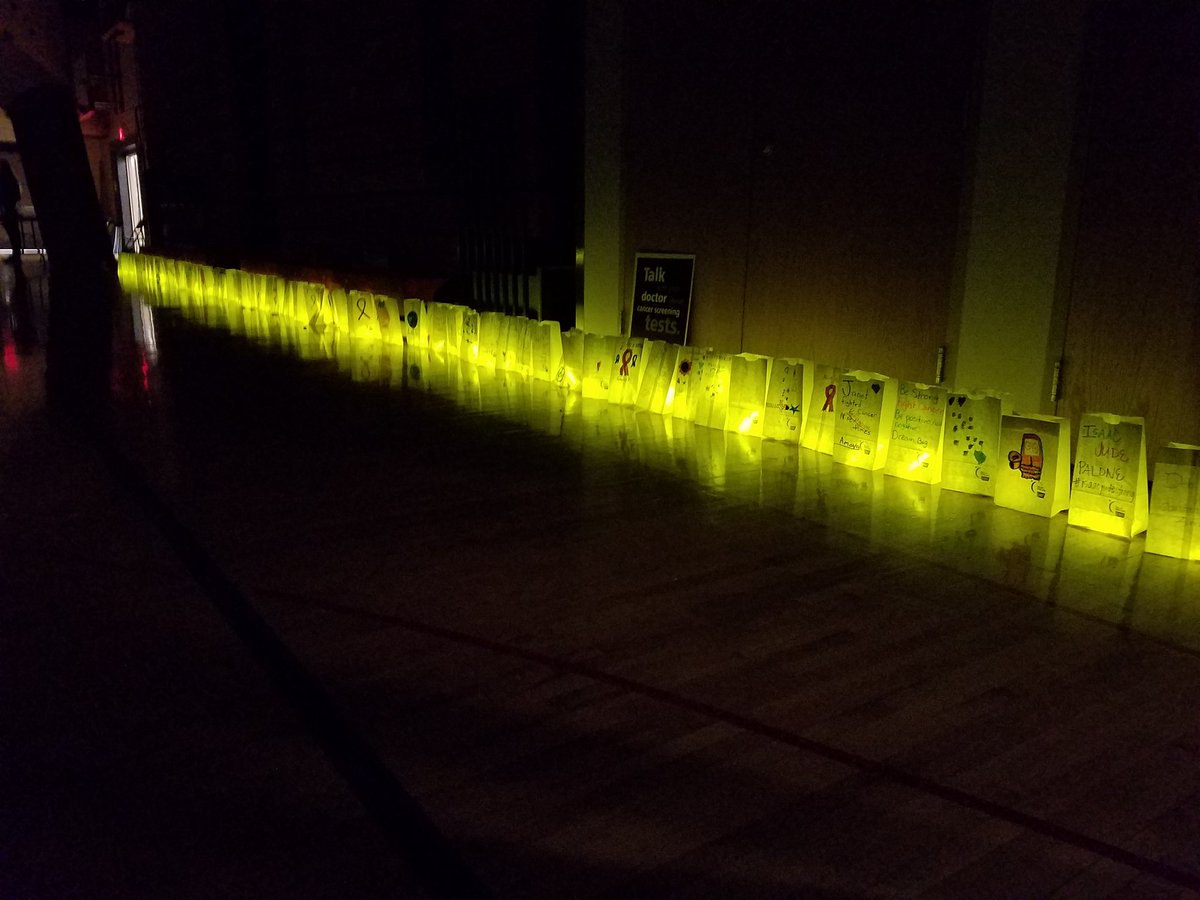 KellyStroeing's tweet photo. Relaying to give HOPE to the fighters and remember those who lost their battle. Powerful luminaries! @FriedellMiddle  #waytogo8thgraders https://t.co/7wdJKhuNPb