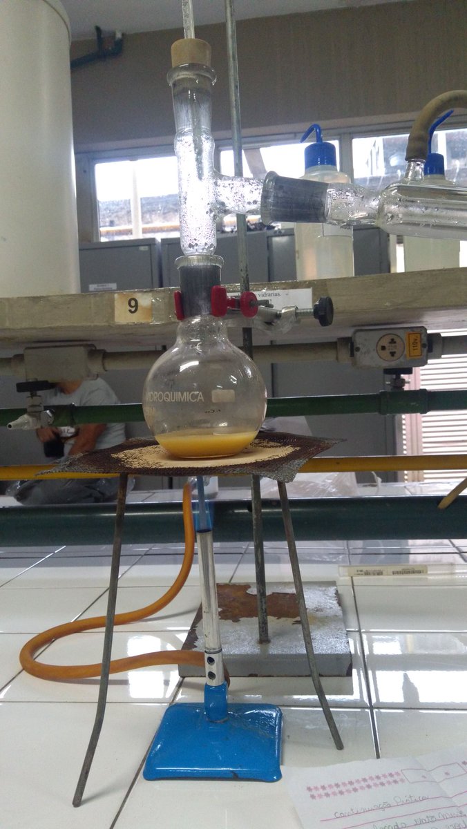 dwlila's tweet photo. Separando o álcool do caldo de cana. Já posso montar uma fábrica de cachaça https://t.co/Yi3ga6swsx