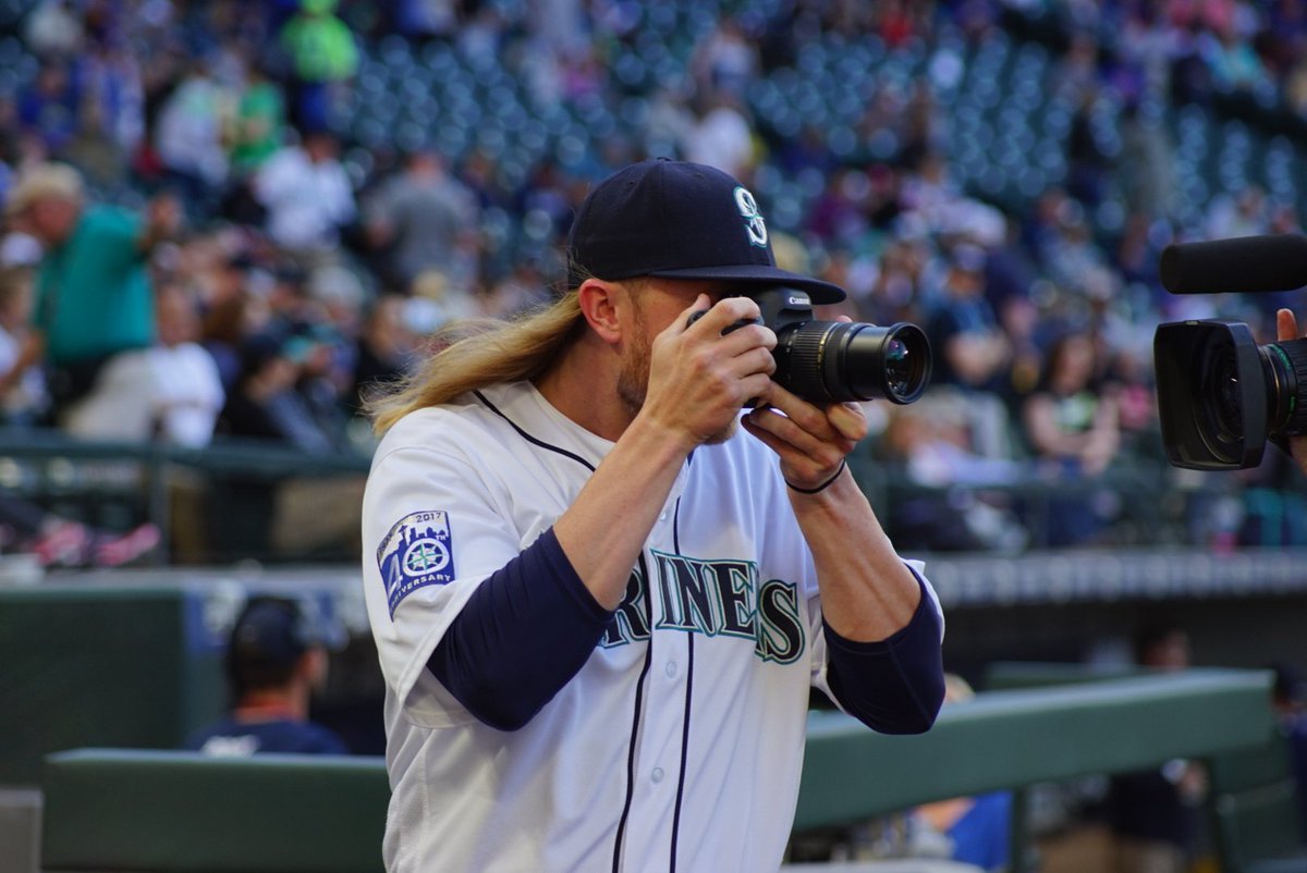 Mariners's tweet photo. Talk about a utility guy. https://t.co/HEwSQSKTa3