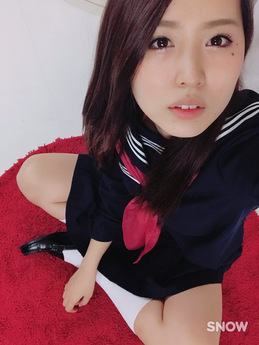 1店舗め  12:00~ 買取販売市場ムーランさんで イベントやるよー＼(^^)／  制服つら( &acute;-` ) https://t.co/twVotsRv1r