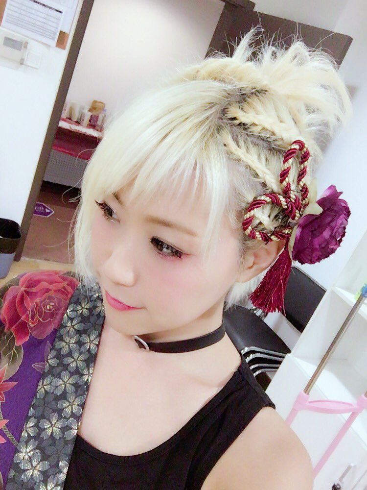 みうめ Cojirase The Trip ライブは極楽浄土の衣装 髪型はまといに似せてもらったの 襟足切ったばっかだから全然足りないよおおおおおw からのライブ終わり 最近ヘアアレンジしてもらえる機会多くて楽しい みうめ Cojirase The Trip ライブは極楽浄土の衣装 髪型はまといに似せてもらったの 襟足切ったばっかだから全然足りないよおおおおおw からのライブ終わり 最近ヘアアレンジしてもらえる機会多くて楽しい