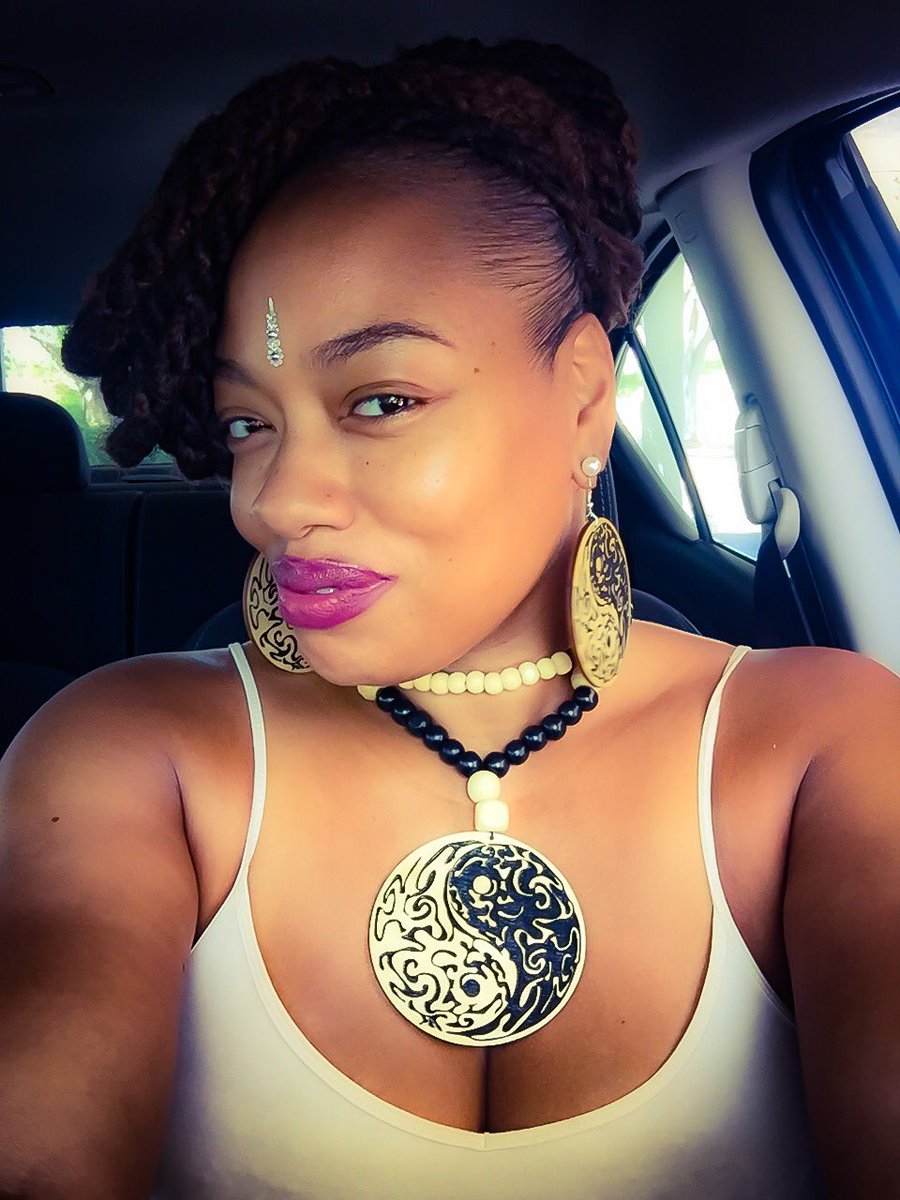 PLANET_KUSH_'s tweet photo. This KUSH designs Yin Yang collection is going fast! 
I love my yin yang collection!! #yinyang #kushdesigns #collection #womeninbusiness https://t.co/i9AYFRcjmh