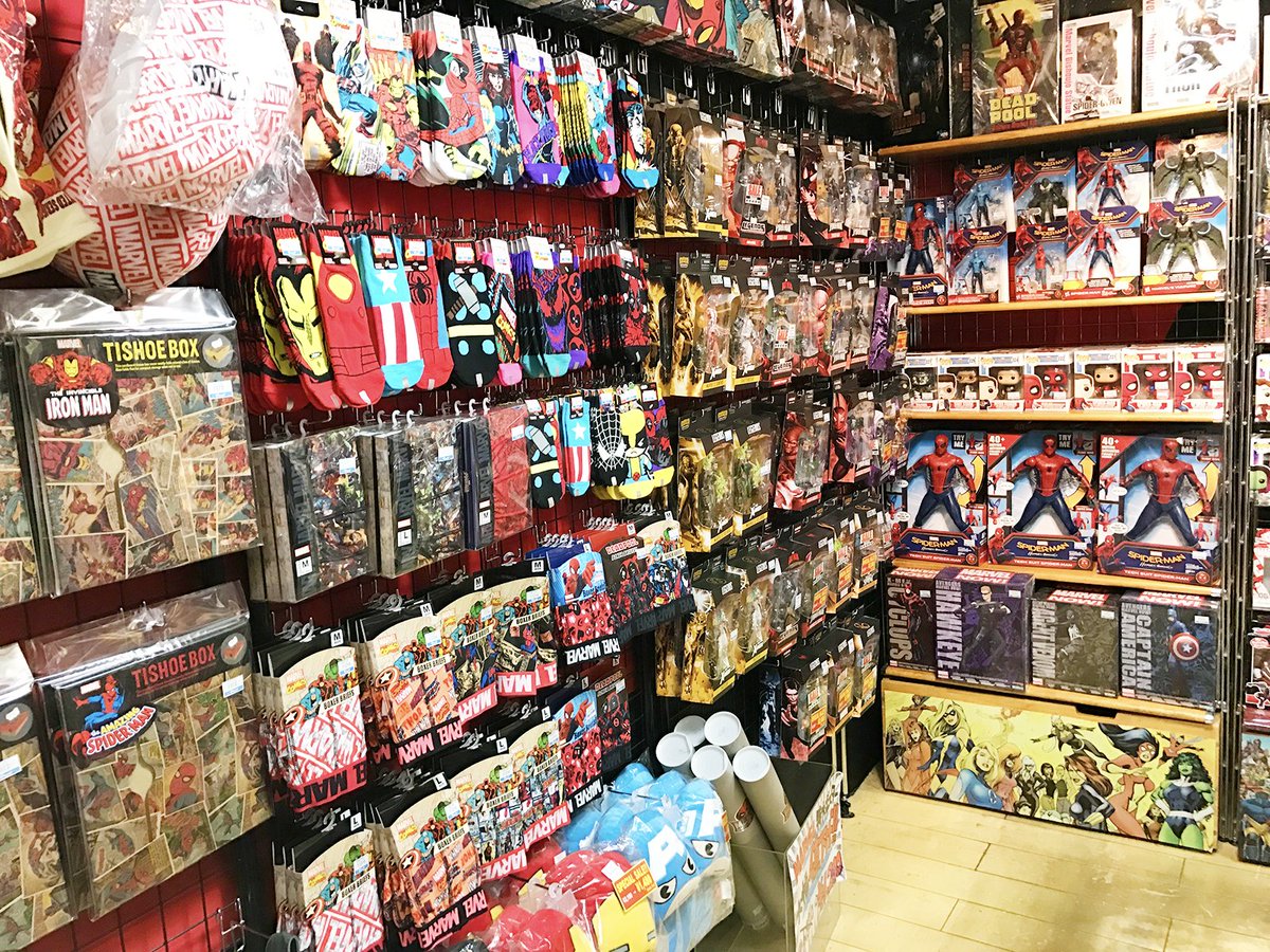 ヤマシロヤ 公式 時短営業中 Auf Twitter マーベルグッズ 充実してますよ マーベル展のあと寄ってみてくださいね 店舗横の飲料自販機も要チェックですよ ヤマシロヤ２階売場 03 31 2404 マーベル Marvel マーベル展