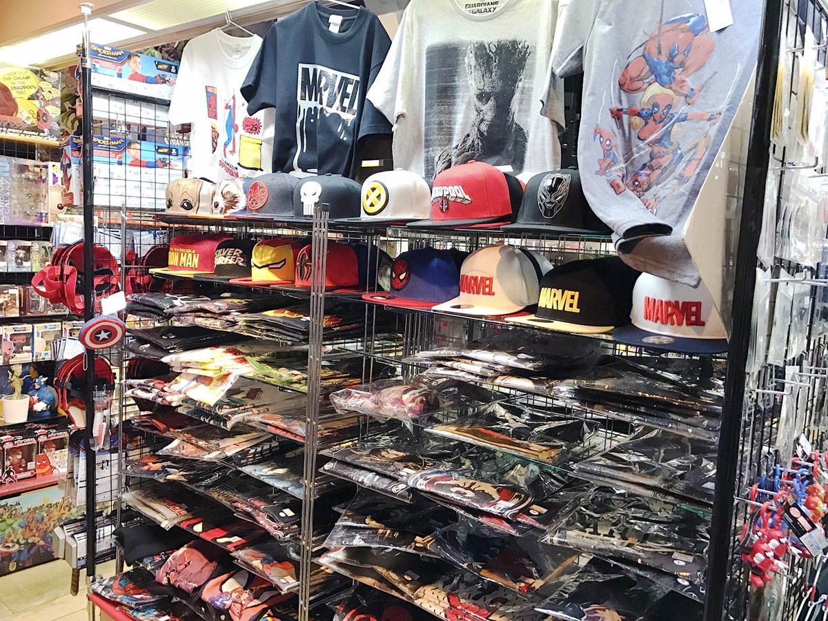 ヤマシロヤ 公式 時短営業中 Auf Twitter マーベルグッズ 充実してますよ マーベル展のあと寄ってみてくださいね 店舗横の飲料自販機も要チェックですよ ヤマシロヤ２階売場 03 31 2404 マーベル Marvel マーベル展