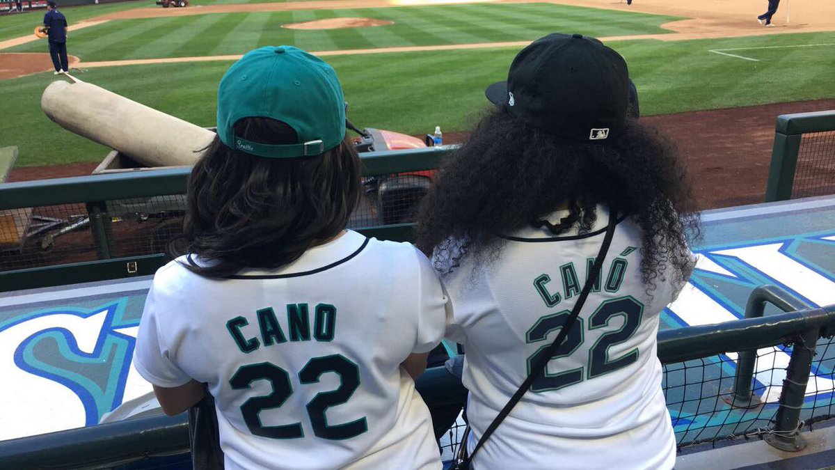 Princess_Vela6's tweet photo. Came to see babe tonight @RobinsonCano #BobbleHeadBuhnerNight #GoMariners #SeattleGame #SafecoField #TrueToTheBlue https://t.co/fBEMzZyIrN