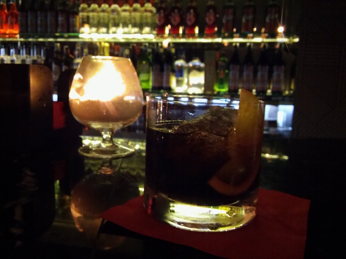 coladmica's tweet photo. Impecable final para #BAcoctel #SemanaDeLaCocteleria @Suspiriabar @eliseobartender @pitrubko https://t.co/SIAiOpVUYZ