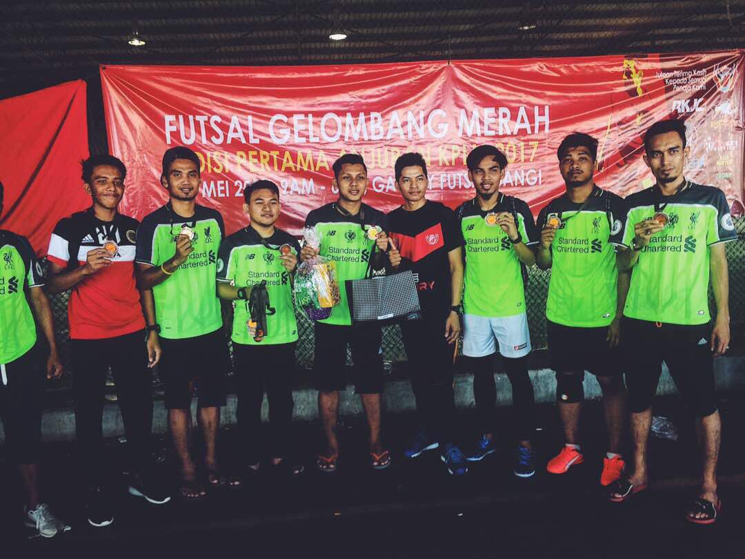 naufal_faz10's tweet photo. Futsal Gelombang Merah 
#LFCK #Gangsa #YNWA https://t.co/rk6ebT7vpN