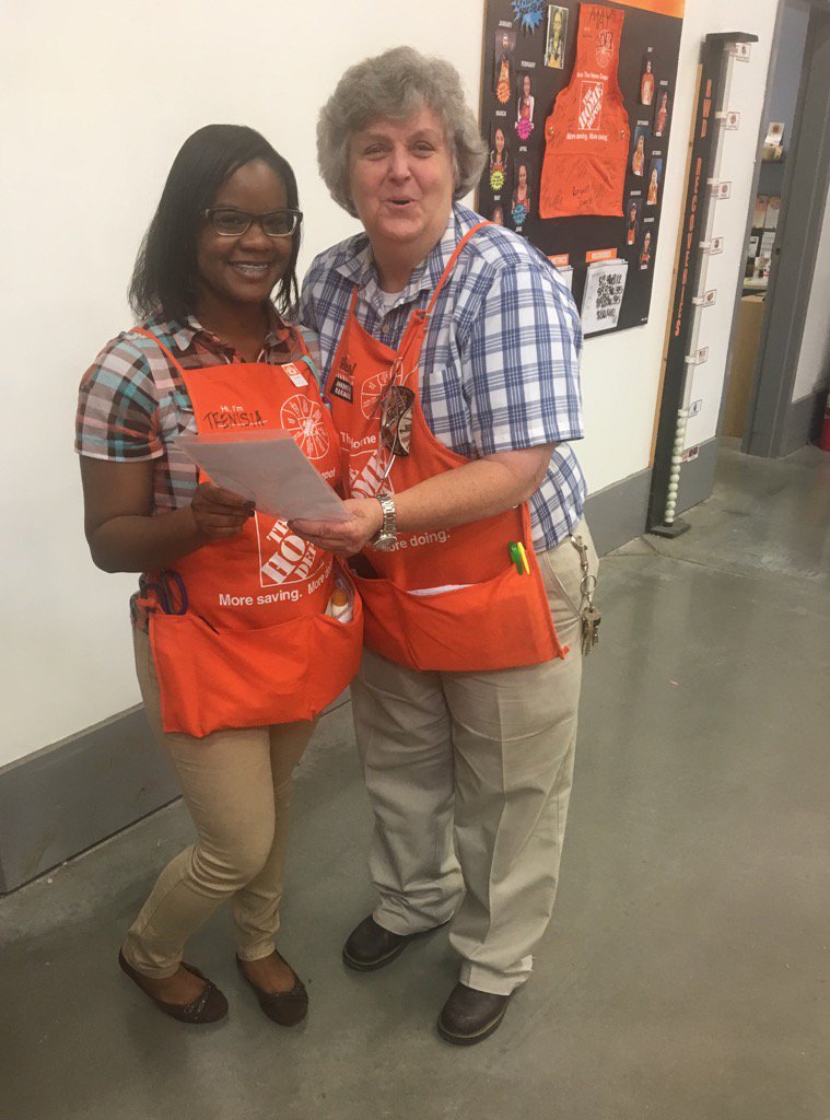 S/O to Trenisia for doing an awesome job with specialty/services. #AllStar ⭐️ <a href="/Robert_Daffern/">Robert Daffern</a>  <a href="/AkinsMel/">Mel Akins</a> <a href="/Thd8517/">Thd@8517</a>