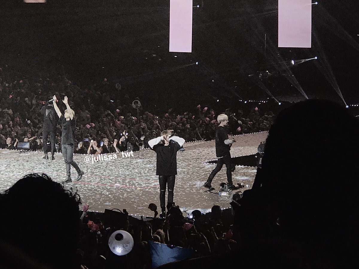 yooniseoul's tweet photo. I am voting for BTS for TOP SOCIAL ARTIST at the #BBMAs . RT to vote! #BTSBBMAs https://t.co/cXZ23gnnvf