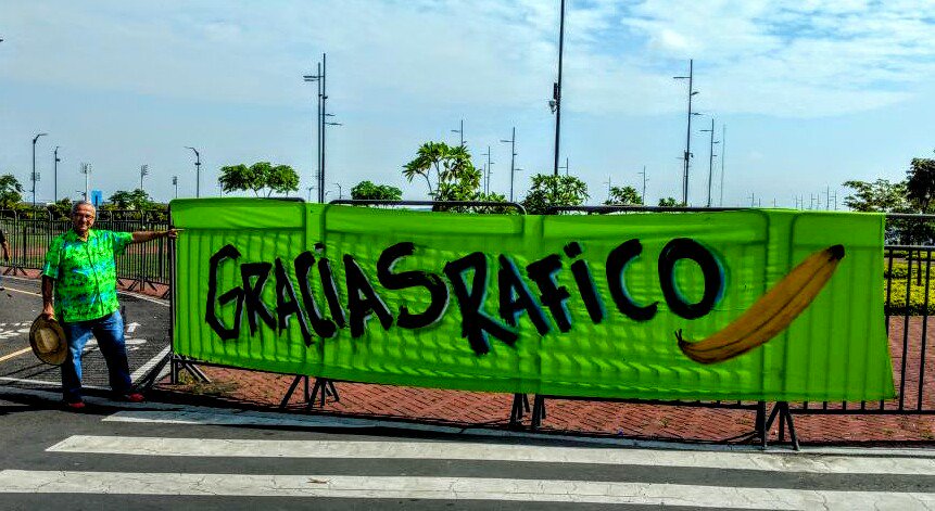 Las mil y un maneras de agradecer todo lo bueno que hizo @MashiRafael durante #10RC #Enlace523 @octavillacreses (Guineo), AsambleístaGuayas.