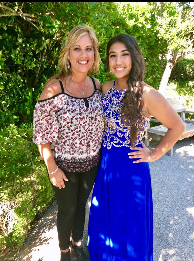 kstna88's tweet photo. Prom day! You look beautiful @sammy_dee_ ❤️ #lovethiskid #seniornight2017 #powayhigh #timeisflyingby https://t.co/PI8oUQ8m9q