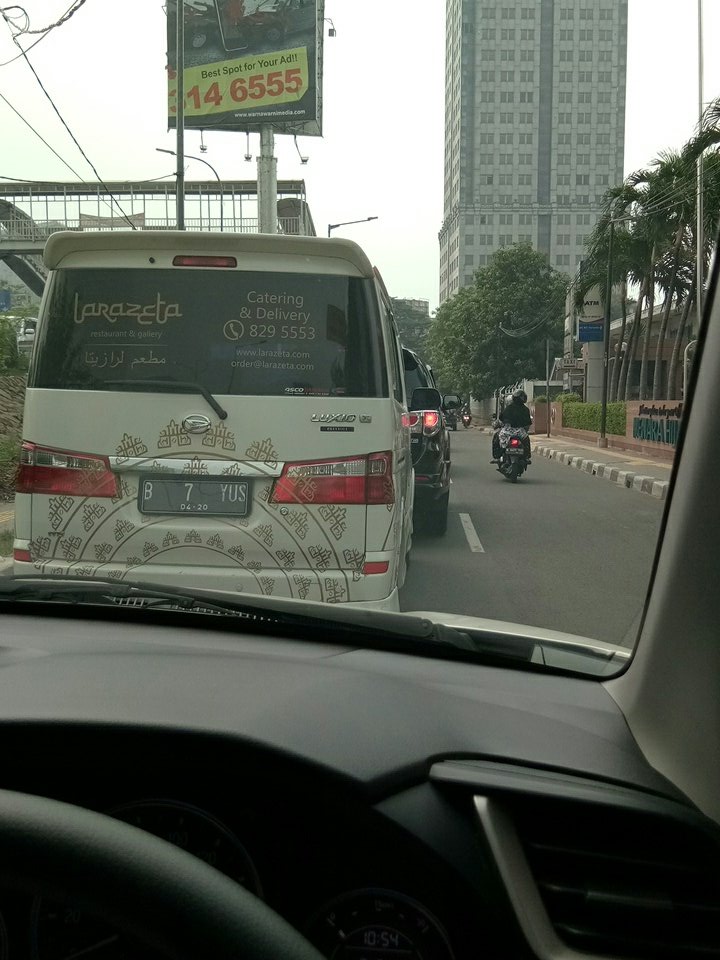 Wira_EQ's tweet photo. Macet hampir tidak bergerak di putaran cawang menuju stasiun cawang @TMCPoldaMetro @NTMCLantasPolri https://t.co/PrSXjPeQXQ