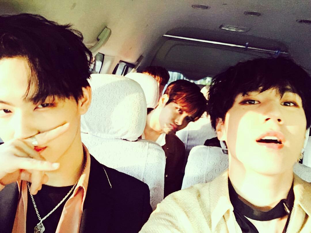 Got7Noonas's tweet photo. [170521] #YUGSTAGRAM -- with #Jaebum #Jacksonwang #visualexplodes https://t.co/svCMQm6Fhb