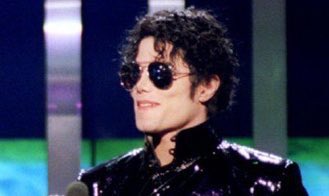 nostrendsbrasil's tweet photo. Michael Jackson é considerado o maior artista de todos os tempos pelos seus recordes e contribuições para a música. #MichaelJacksonNoSBT https://t.co/vhM81ityCq