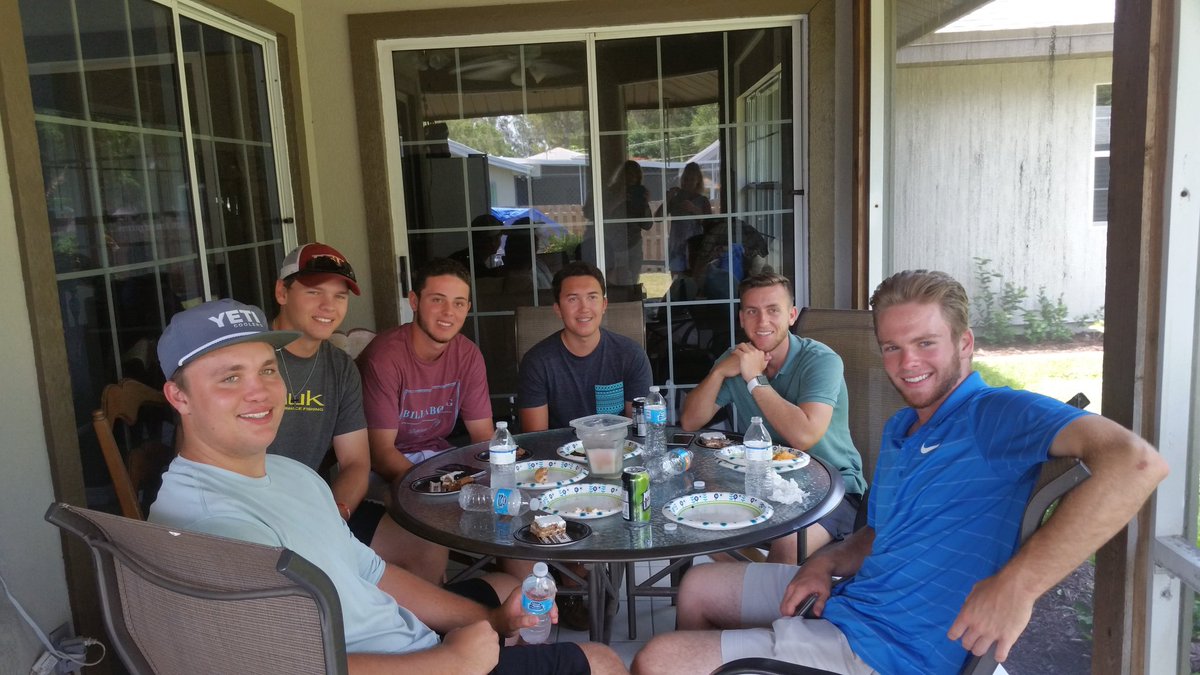 kaww47's tweet photo. These guys met in little league and have all played at Vero Beach HS! Celebrating Drake and Kyle's Day, 2017 Grads! https://t.co/WGXz5C1Nbz