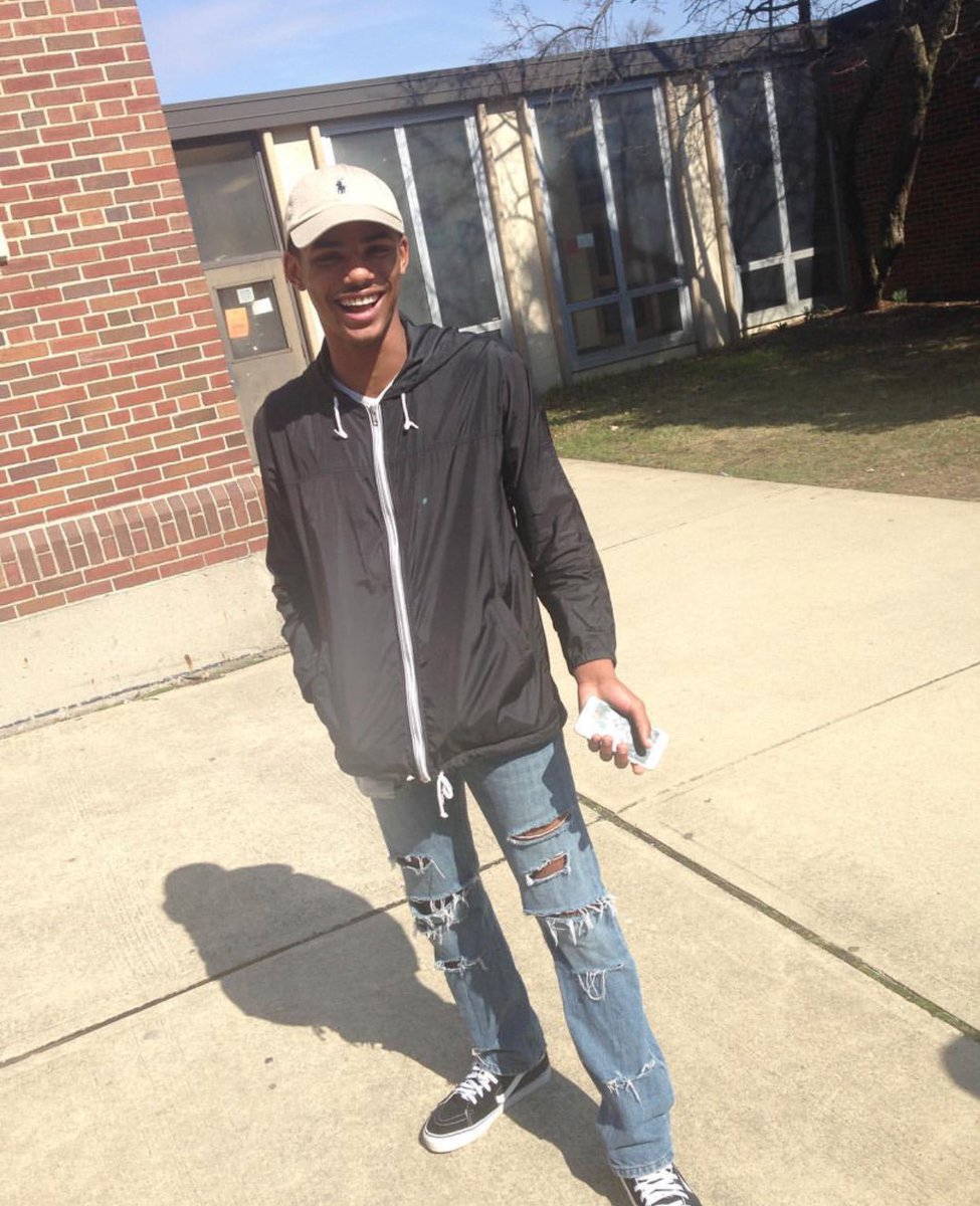 ItzzRachelle's tweet photo. He was such a beautiful person, gone too soon &amp; too young 😥 RIP Shavon ❤️ https://t.co/gamNH7zsXM