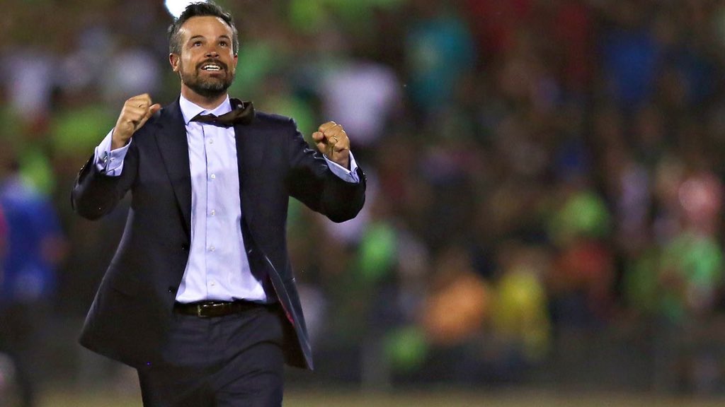 EstadioBUAP's tweet photo. 🇲🇽Rafa Puente en Lobos BUAP
—Ascenso a Primera
—Campeón Liga Ascenso
—Invicto en la Liguilla
—Plantel con 1 sólo extranjero
—7 meses como DT https://t.co/EwFZSBTNO9