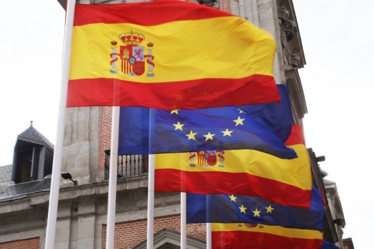 economipedia's tweet photo. La deuda española en manos del BCE se eleva a más de 240.000 millones de euros, casi un 20% del PIB español. https://t.co/k1K04UE4iI https://t.co/RFgyT8YgV7