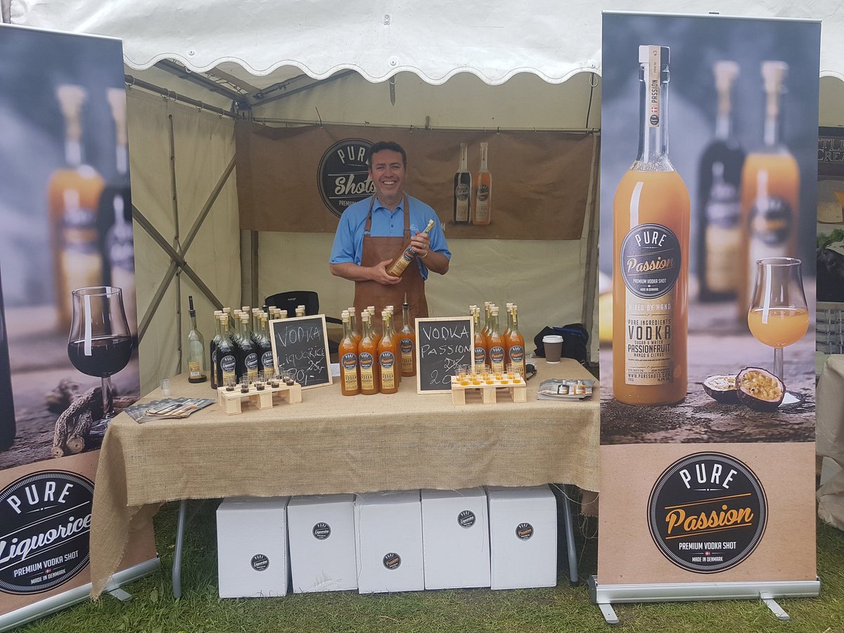 PureShotsUK's tweet image. Ready for a new fantastic day..Pub in the park....in Marlow.