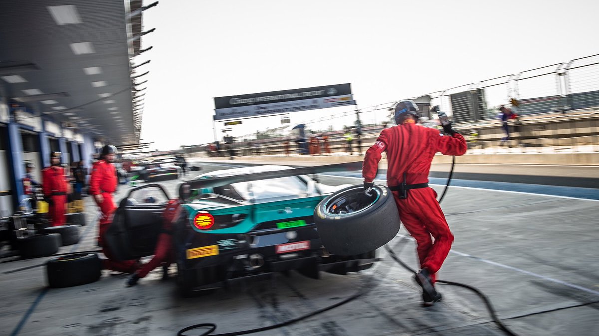 WiserMax's tweet photo. P2 @BlancpainGTA @BuriramUnitedInternationalCircuit well done guys perfect job!!!! @SparcoOfficial @AFCorse https://t.co/tnuylju2IB