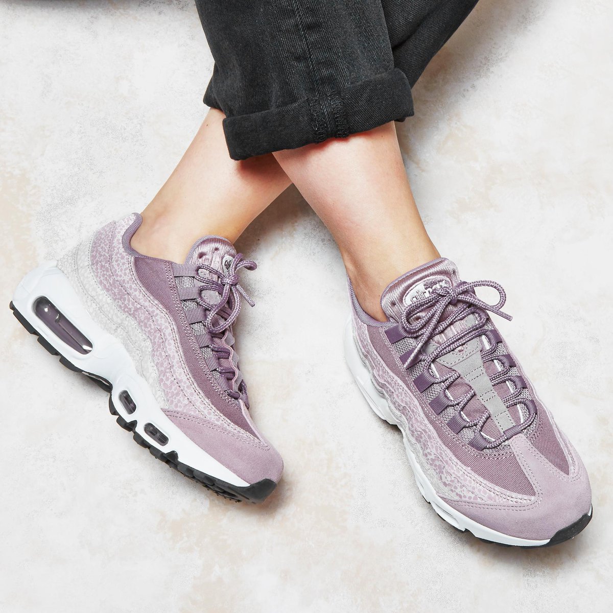 nike Air Max 95 in dusted purple smoke 