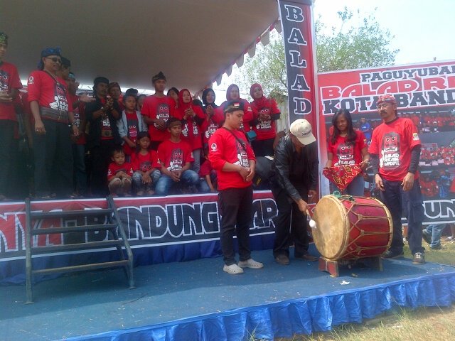 Penutupan acara Gebyar Seni Reak-5 Oleh @DISBUDPAR_BDG "Pa RendraKardjawan" <a href="/ridwankamil/">Ridwan Kamil</a> <a href="/kennydewi/">kenny dewi kaniasari</a> <a href="/Sigitiskandar77/">sigit iskandar</a>