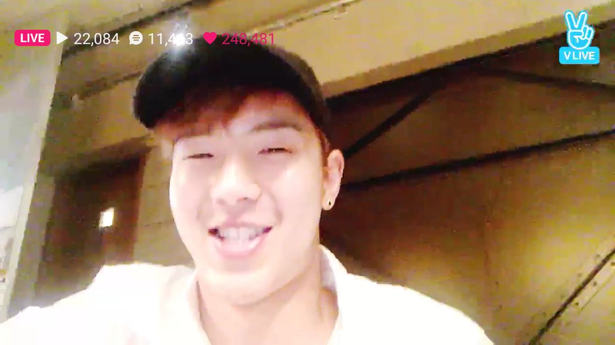 vivielauu_2's tweet photo. 😃😃😃😃😃
#MONSTA_X #몬스타엑스
#SHOWNU #셔누 #MONSTAX
#아름다워 #BEAUTIFUL #514 #2YearsWithMonstaX https://t.co/kKr2D20RPZ