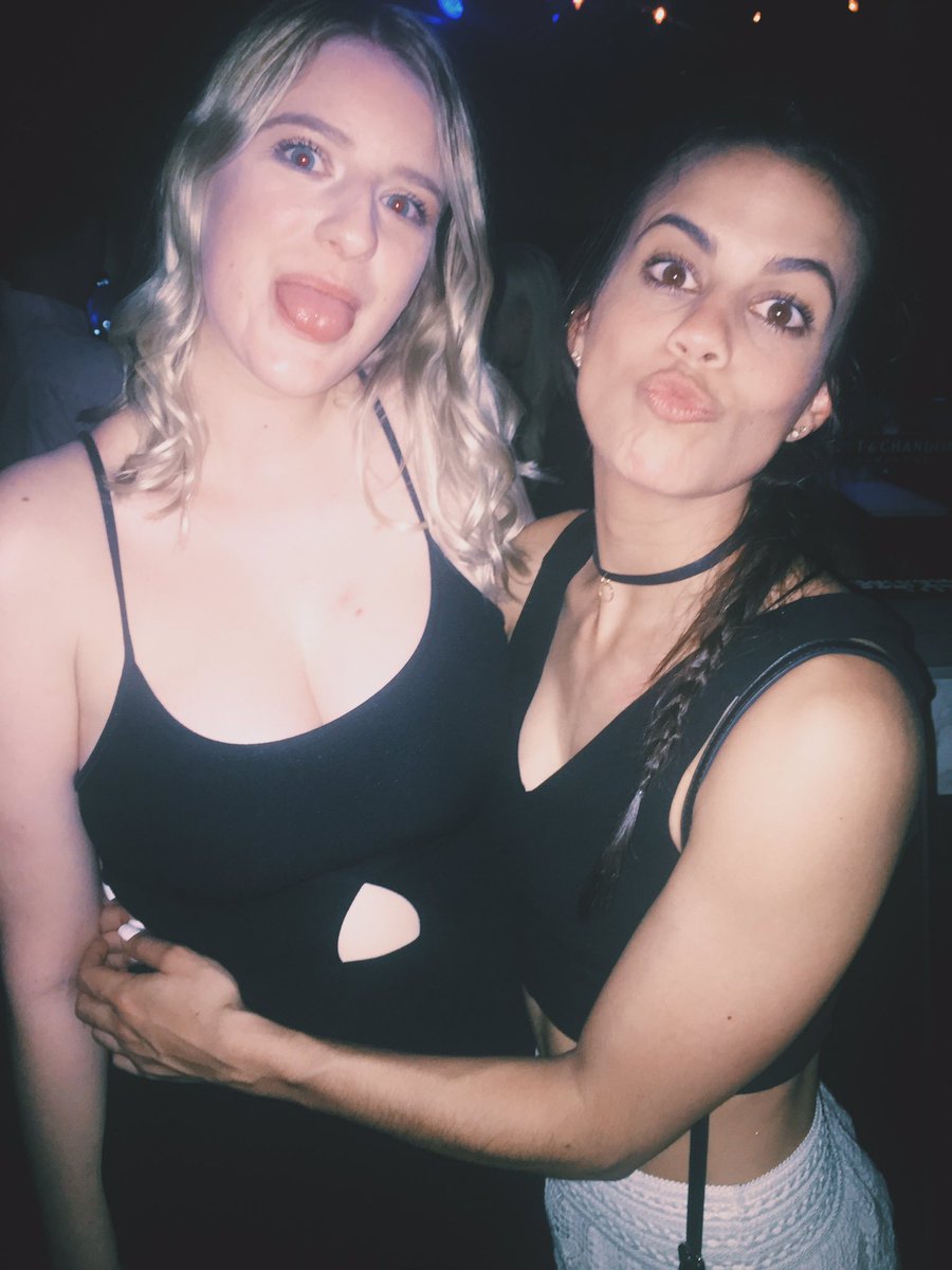 _bbheidi's tweet photo. love you 💕💕 @Pili_Nemer https://t.co/SmPMm4njNR