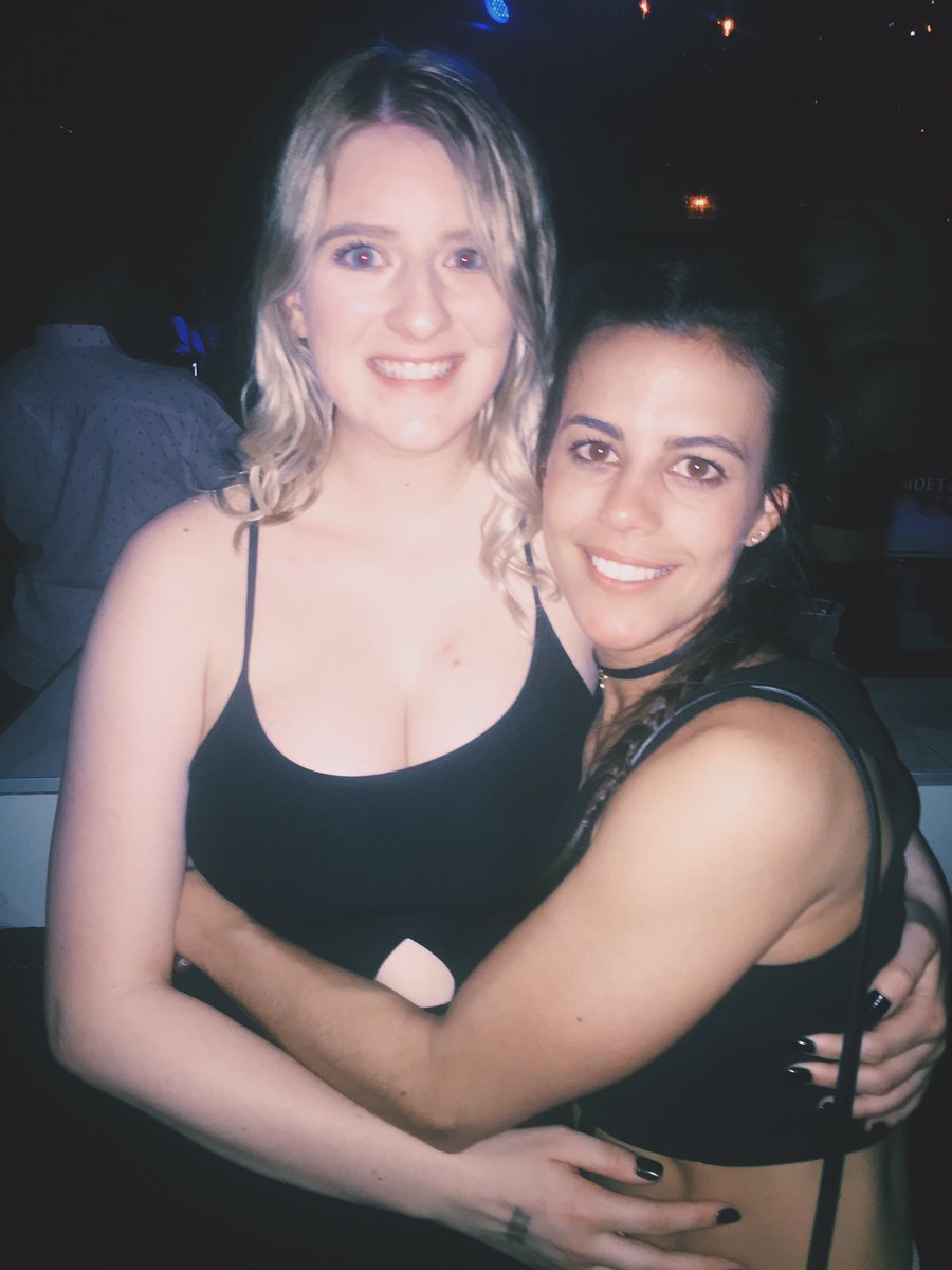 _bbheidi's tweet photo. love you 💕💕 @Pili_Nemer https://t.co/SmPMm4njNR
