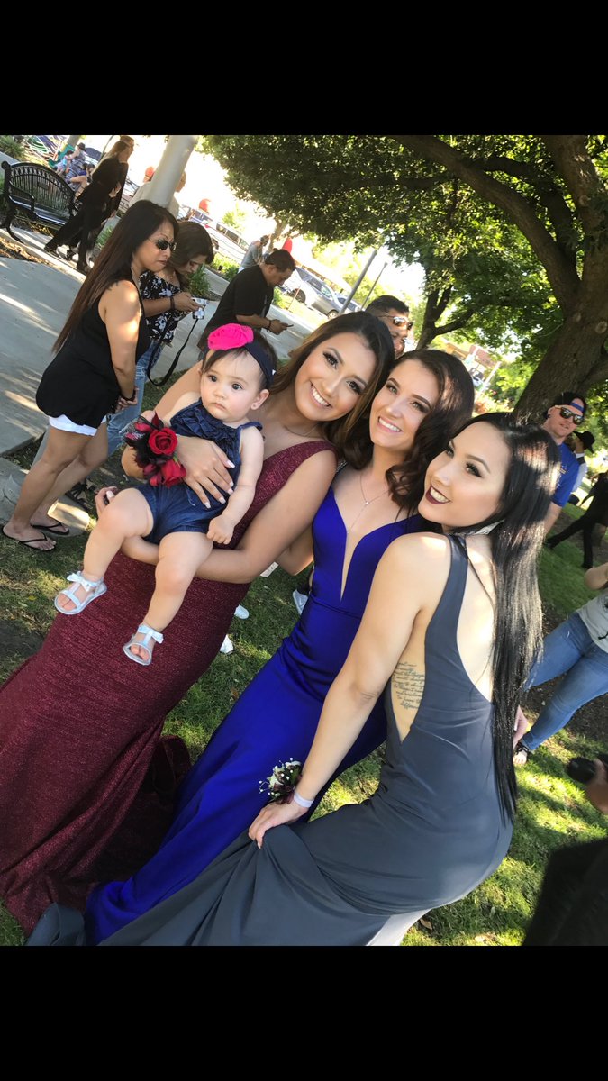 skyscrivano's tweet photo. My little sister was introduced to my 2 best friends today ❤️❤️ #prom2k17 https://t.co/TxWfrJ1y6R