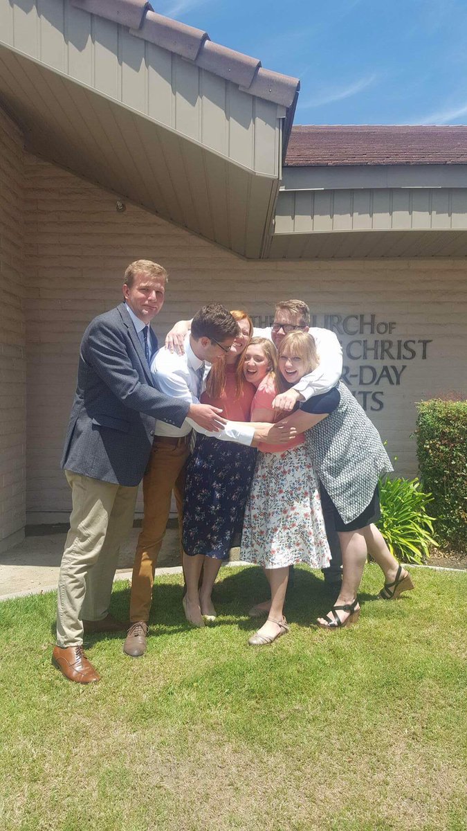 allisonmc__'s tweet photo. grateful for amazing friends who have been supportive of my decision to serve as a missionary. I'll miss them 💛💛 https://t.co/BCeKeIOAXD