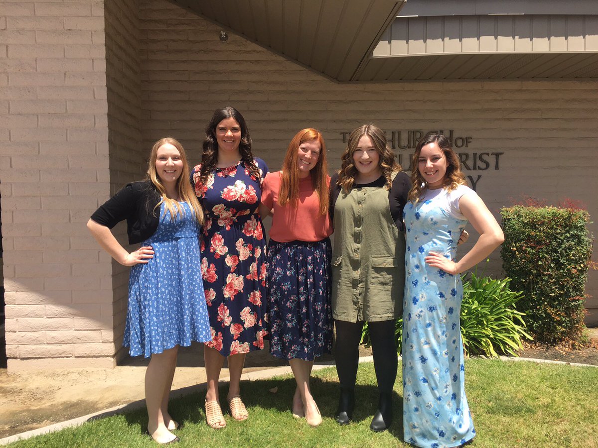 allisonmc__'s tweet photo. grateful for amazing friends who have been supportive of my decision to serve as a missionary. I'll miss them 💛💛 https://t.co/BCeKeIOAXD