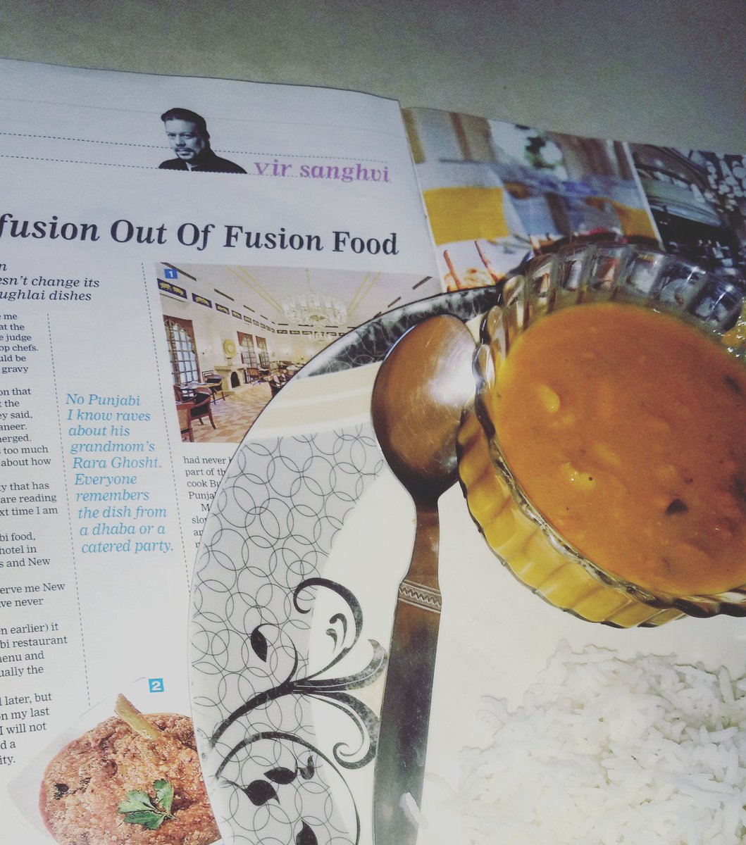 selfish_reader's tweet image. What can be more romantic than rajma chawal and @HTBrunch. Brunch with #HtBrunch ♥️ #sunicious #foodie #rudefood