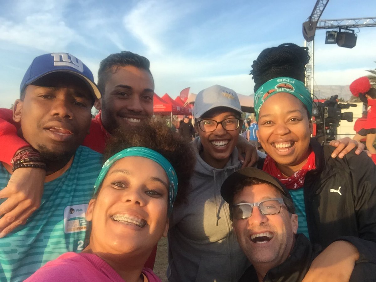 MoniqueMortlock's tweet image. @KFMza @CTown12 We're READY!!!💪🏾 repping @ewnreporter #FNBonerun