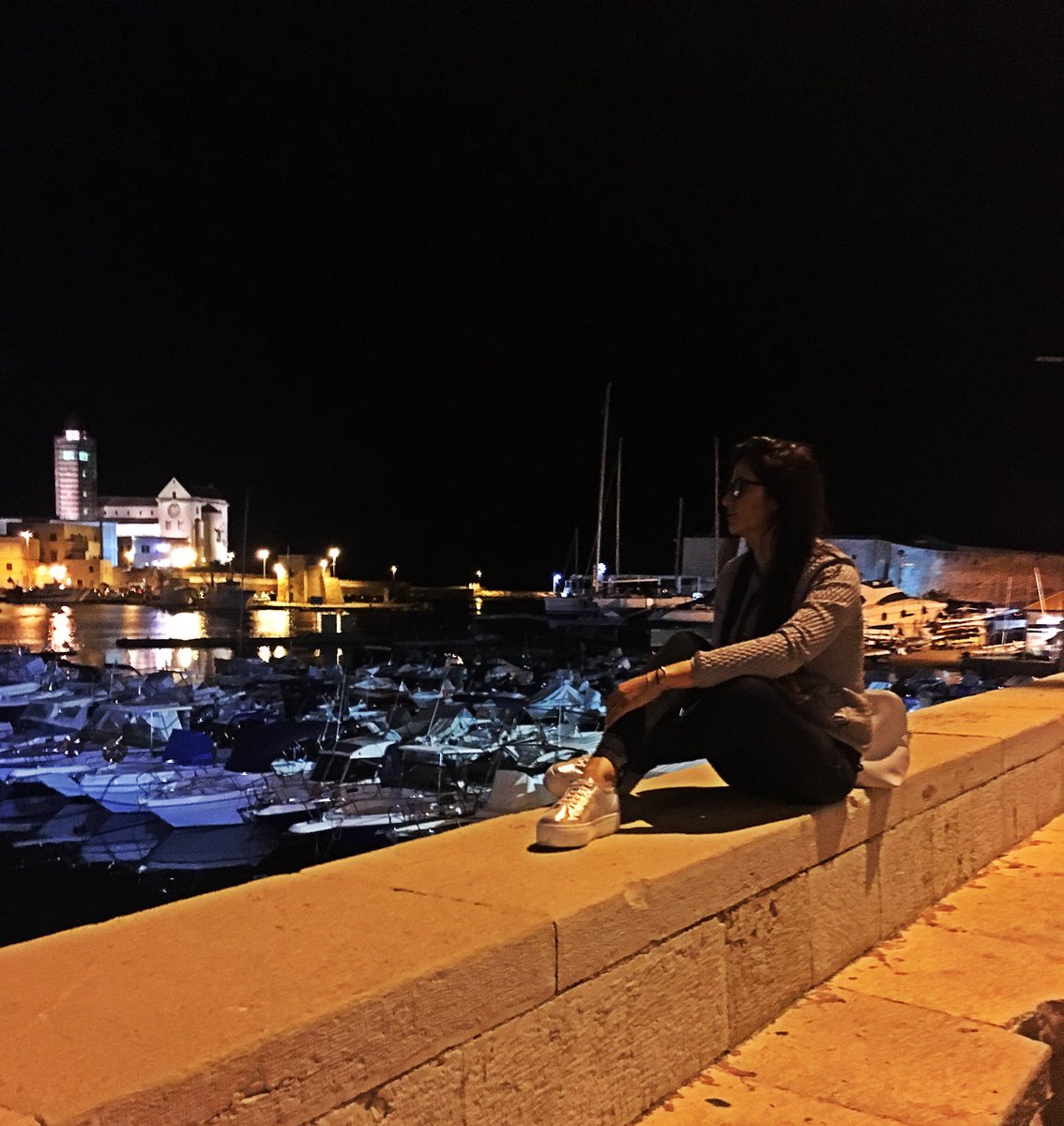 Vicky31790's tweet photo. Ci sono emozioni che restano, sogni che insistono, voli che aspettano.
#trani ❤️ https://t.co/oCGHt0jM8C
