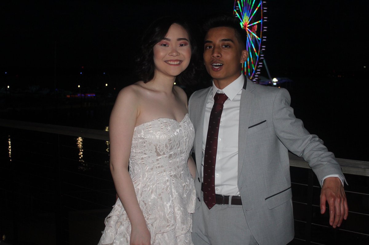 OHHSClippers's tweet photo. #oxonprom2K17 https://t.co/hlwcOweUME